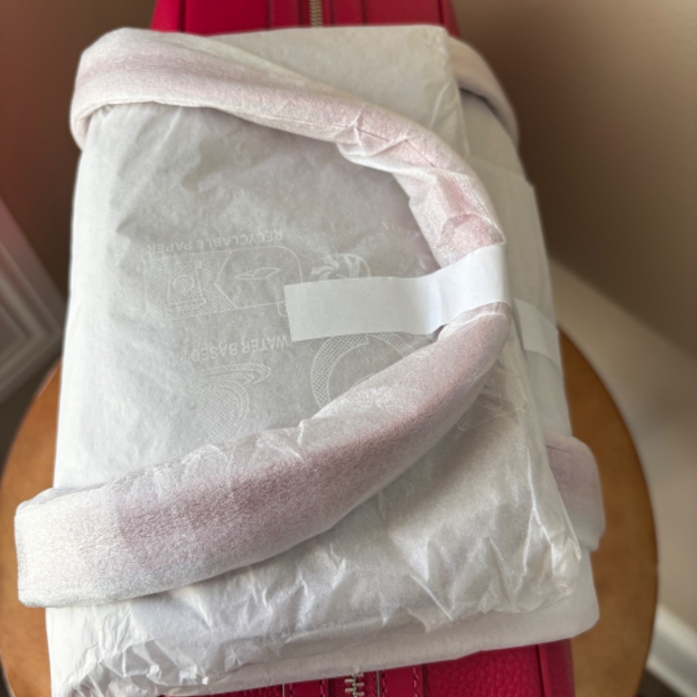 Jet Set Travel Extra-Large Weekender Bag DK Raspberry - Picture 7 of 14